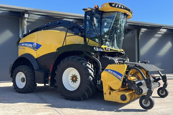 New Holland FR550