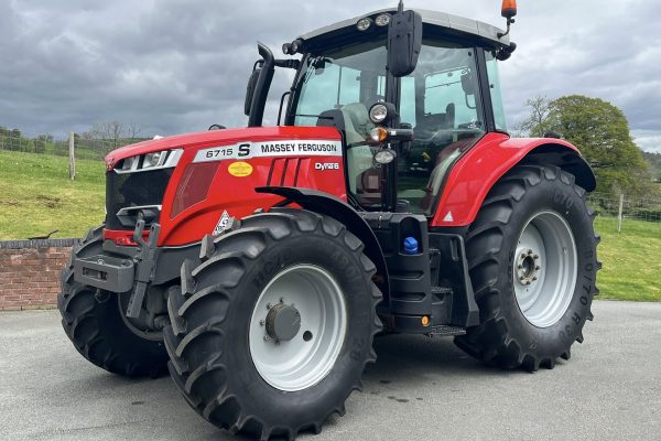 Massey Ferguson 6715S