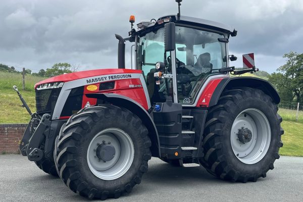 Massey Ferguson 8S.245