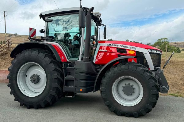 Massey Ferguson 8S.225