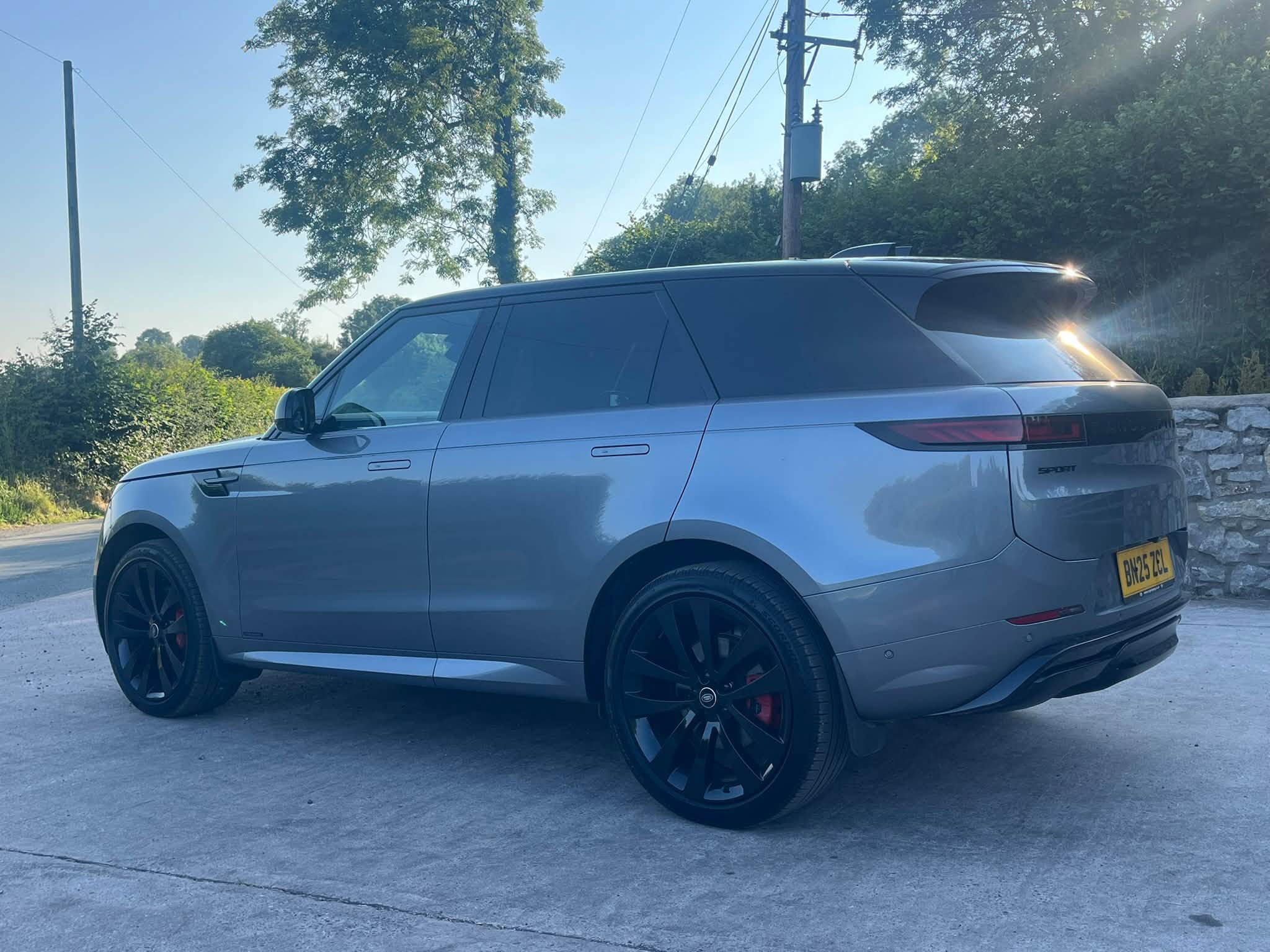 Range Rover Sport D300 Autobiography - Image 4