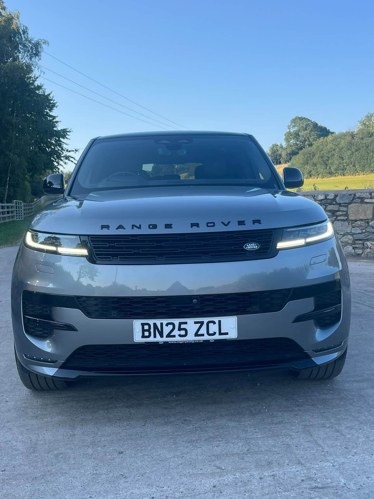 Range Rover Sport D300 Autobiography - Image 5