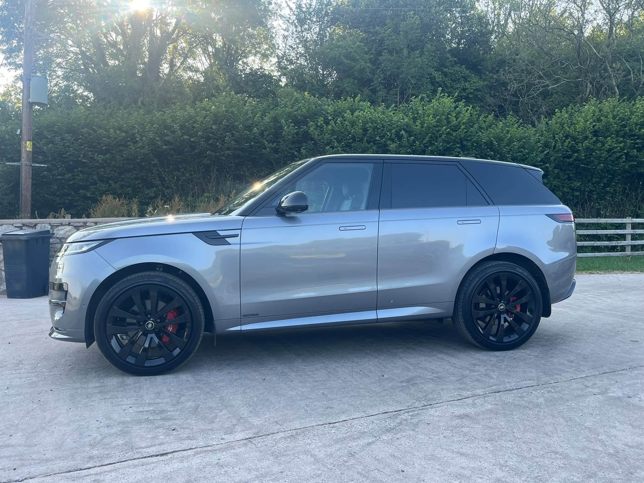 Range Rover Sport D300 Autobiography - Image 2