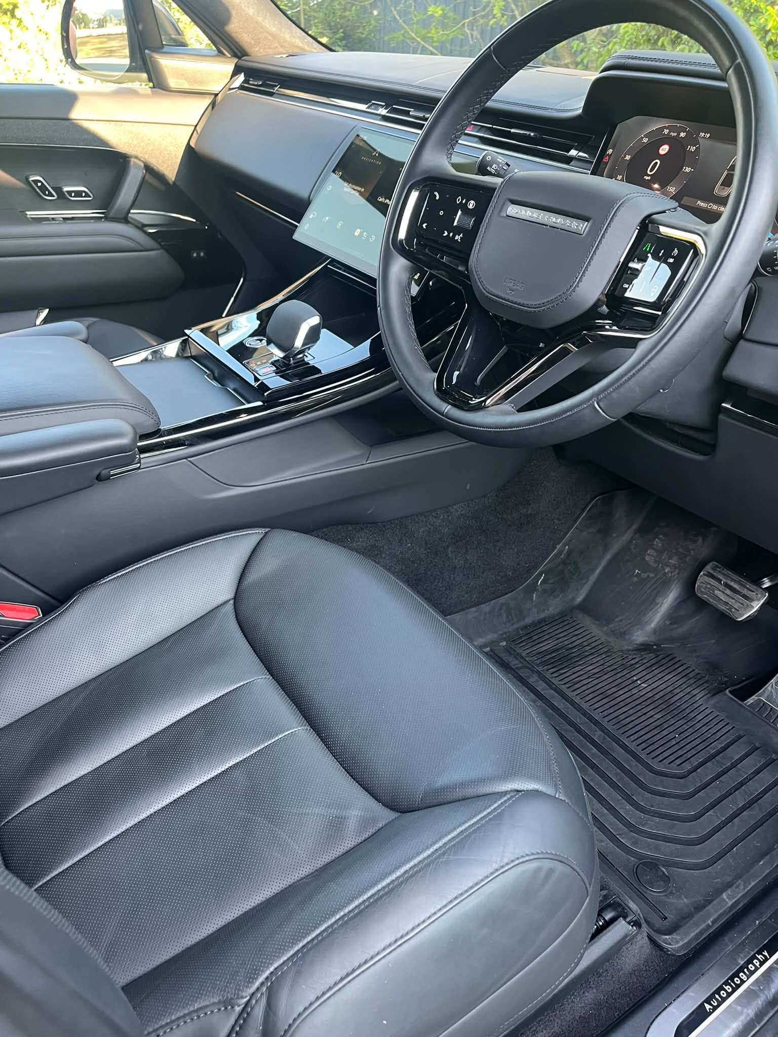 Range Rover Sport D300 Autobiography - Image 9